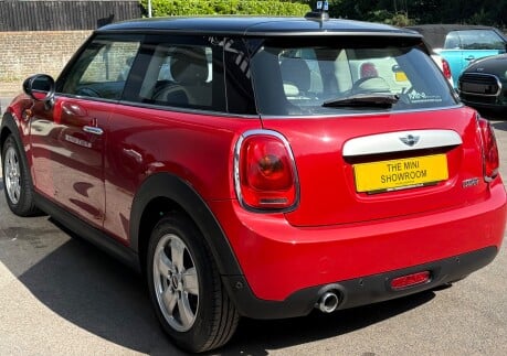 Mini Hatch Cooper 1.5 Automatic Pepper 3 door + LOUNGE LEATHER + PARK ASSISTANT 15