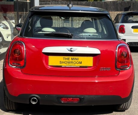 Mini Hatch Cooper 1.5 Automatic Pepper 3 door + LOUNGE LEATHER + PARK ASSISTANT 7
