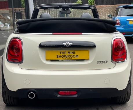 Mini Convertible Cooper 1.5 Chili + HEATED SEATS + 17" UPGRADE ALLOYS + VISUAL BOOST 4