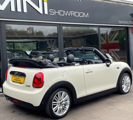 Mini Convertible Cooper 1.5 Chili + HEATED SEATS + 17" UPGRADE ALLOYS + VISUAL BOOST 2