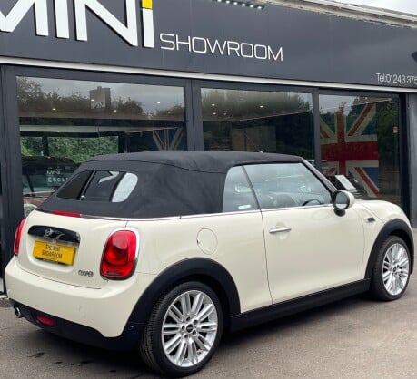 Mini Convertible Cooper 1.5 Chili + HEATED SEATS + 17" UPGRADE ALLOYS + VISUAL BOOST 11