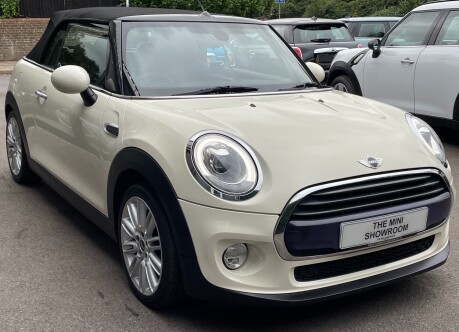 Mini Convertible Cooper 1.5 Chili + HEATED SEATS + 17" UPGRADE ALLOYS + VISUAL BOOST 13
