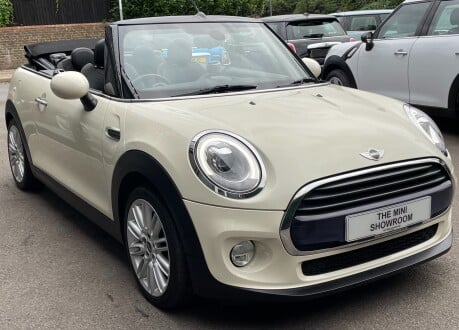 Mini Convertible Cooper 1.5 Chili + HEATED SEATS + 17" UPGRADE ALLOYS + VISUAL BOOST 12