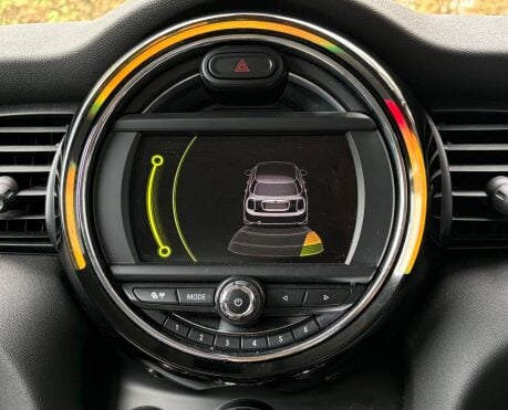 Mini Hatch Cooper 1.5 Chili 5 door + VISUAL BOOST TUNER + CONNECTED 12