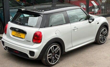 Mini Hatch Cooper 1.5 JCW Sport 3 door - DAB VISUAL BOOST TUNER - REAR PDC 10