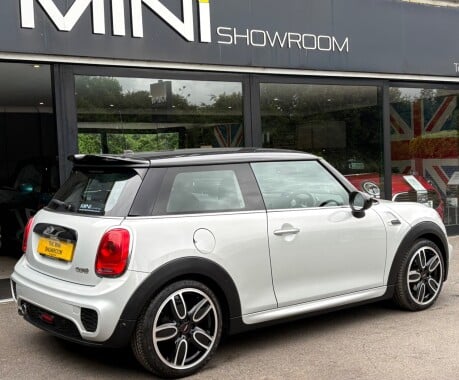 Mini Hatch Cooper 1.5 JCW Sport 3 door - DAB VISUAL BOOST TUNER - REAR PDC 2