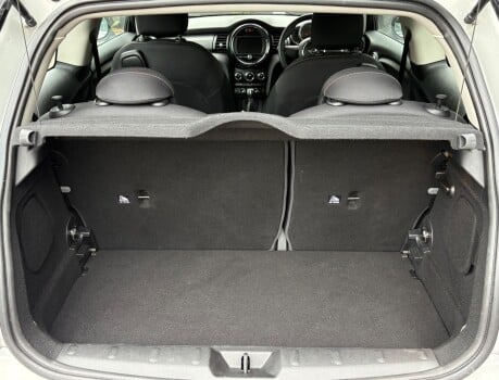 Mini Hatch Cooper 1.5 JCW Sport 3 door - DAB VISUAL BOOST TUNER - REAR PDC 8