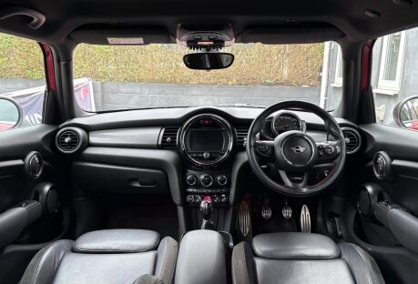 Mini Hatch Cooper 1.5 JCW Sport Comfort / Navigation 5 door - FULL LEATHER - SAT NAV 11