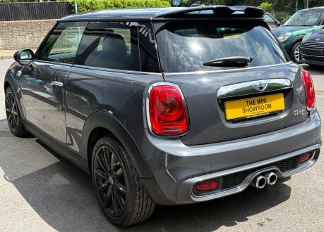 Mini Hatch Cooper S 2.0 Chili / Media XL 3 door + FULL LEATHER - SAT NAV - HEAD-UP 16