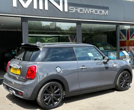 Mini Hatch Cooper S 2.0 Chili / Media XL 3 door + FULL LEATHER - SAT NAV - HEAD-UP 2