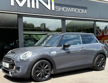 Mini Hatch Cooper S 2.0 Chili / Media XL 3 door + FULL LEATHER - SAT NAV - HEAD-UP