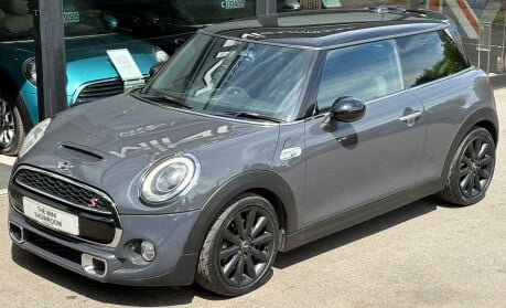 Mini Hatch Cooper S 2.0 Chili / Media XL 3 door + FULL LEATHER - SAT NAV - HEAD-UP 9