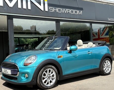 Mini Convertible Cooper 1.5 Automatic Pepper / Media XL - DEPOSIT TAKEN