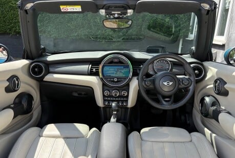 Mini Convertible Cooper 1.5 Automatic Pepper / Media XL - DEPOSIT TAKEN 14