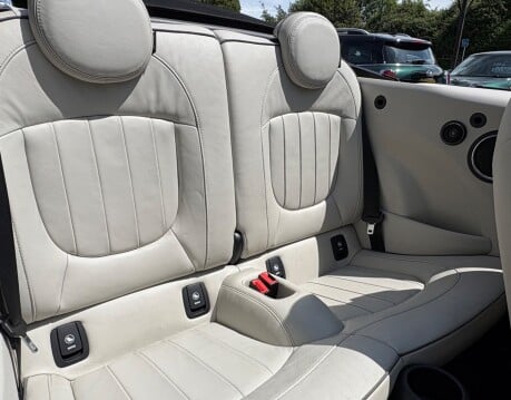 Mini Convertible Cooper 1.5 Automatic Pepper / Media XL - DEPOSIT TAKEN 5