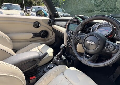 Mini Convertible Cooper 1.5 Automatic Pepper / Media XL - DEPOSIT TAKEN 3