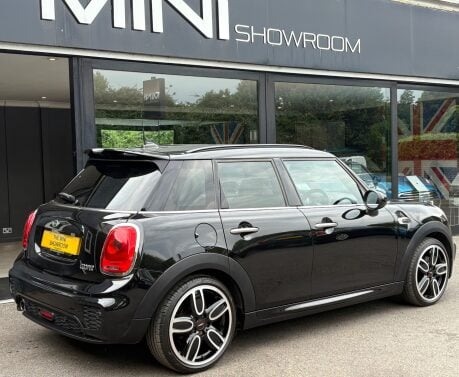 Mini Hatch Cooper 1.5 Sport 5 door - JCW PACKS + VISUAL BOOST TUNER + HALF LEATHER 2