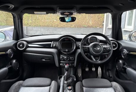 Mini Hatch Cooper 1.5 Sport 5 door - JCW PACKS + VISUAL BOOST TUNER + HALF LEATHER 11