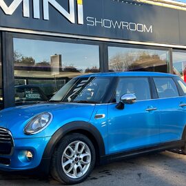 Mini Hatch Cooper 1.5 Pepper 5 door + PANORAMIC SUNROOF + DAB VISUAL BOOST TUNER