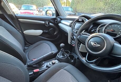 Mini Hatch Cooper 1.5 Pepper 5 door - DEPOSIT TAKEN 3