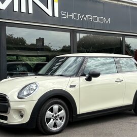Mini Hatch One 1.2 Pepper 3 door + DAB VISUAL BOOST + MINI CONNECTED