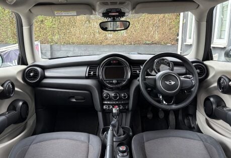 Mini Hatch One 1.2 Pepper 3 door + DAB VISUAL BOOST + MINI CONNECTED 11