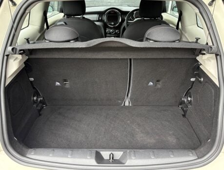 Mini Hatch One 1.2 Pepper 3 door + DAB VISUAL BOOST + MINI CONNECTED 8
