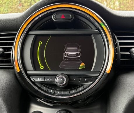 Mini Hatch One 1.2 Pepper 3 door + DAB VISUAL BOOST + MINI CONNECTED 12