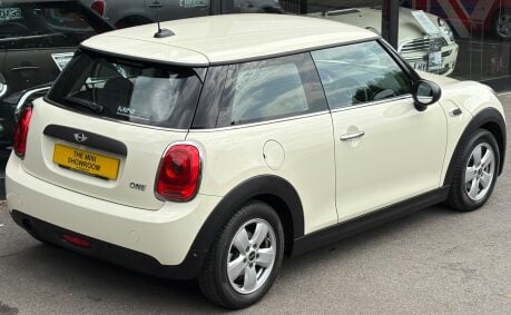 Mini Hatch One 1.2 Pepper 3 door + DAB VISUAL BOOST + MINI CONNECTED 10