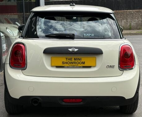 Mini Hatch One 1.2 Pepper 3 door + DAB VISUAL BOOST + MINI CONNECTED 7