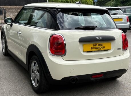 Mini Hatch One 1.2 Pepper 3 door + DAB VISUAL BOOST + MINI CONNECTED 15