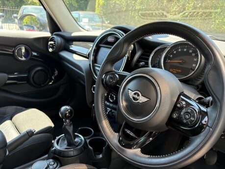 Mini Hatch Cooper S 2.0 Seven Edition Chili / Media XL 5 door - PROFESSIONAL SAT NAV 3