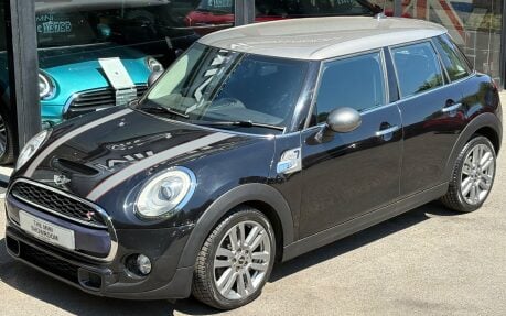 Mini Hatch Cooper S 2.0 Seven Edition Chili / Media XL 5 door - PROFESSIONAL SAT NAV 9