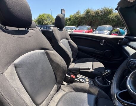 Mini Convertible Cooper 1.5 Steptronic Automatic Chili / Media - SAT NAV + HEATED SEATS 4