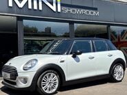 Mini Hatch Cooper 1.5 Automatic Pepper Media XL 5 door - SAT NAV + 17" ALLOYS 