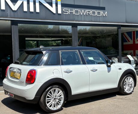 Mini Hatch Cooper 1.5 Automatic Pepper Media XL 5 door - SAT NAV + 17" ALLOYS 2