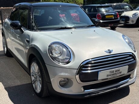 Mini Hatch Cooper 1.5 Automatic Pepper Media XL 5 door - SAT NAV + 17" ALLOYS 14