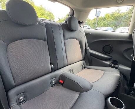 Mini Hatch Cooper 1.5 Steptronic Automatic Classic Comfort Navigation 3 door - SAT NAV 5
