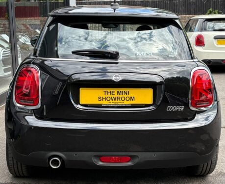 Mini Hatch Cooper 1.5 Steptronic Automatic Classic Comfort Navigation 3 door - SAT NAV 7