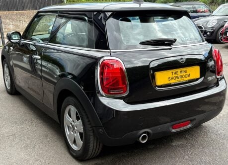 Mini Hatch Cooper 1.5 Steptronic Automatic Classic Comfort Navigation 3 door - SAT NAV 16