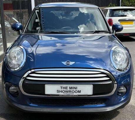 Mini Hatch Cooper 1.5 Chili / Media XL 3 door + PRO SAT NAV + REAR PDC 6