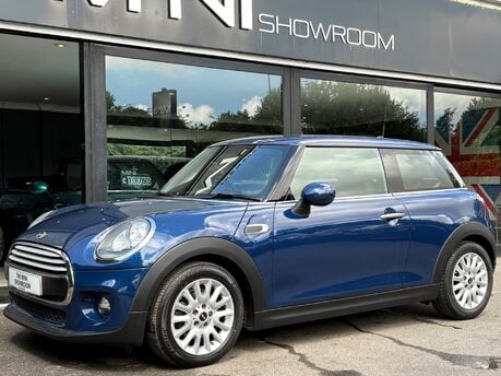 Mini Hatch Cooper 1.5 Chili / Media XL 3 door + PRO SAT NAV + REAR PDC