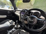 Mini Hatch Cooper 1.5 Chili / Media XL 3 door + PRO SAT NAV + REAR PDC 3