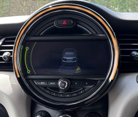 Mini Hatch Cooper 1.5 Chili / Media XL 3 door + PRO SAT NAV + REAR PDC 13