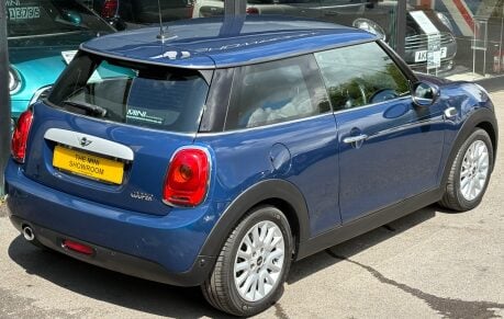 Mini Hatch Cooper 1.5 Chili / Media XL 3 door + PRO SAT NAV + REAR PDC 10