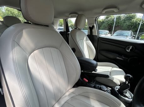 Mini Hatch Cooper 1.5 Chili / Media XL 5 door + LOUNGE LEATHER + SAT NAV 4