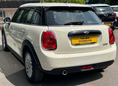Mini Hatch Cooper 1.5 Chili / Media XL 5 door + LOUNGE LEATHER + SAT NAV 14