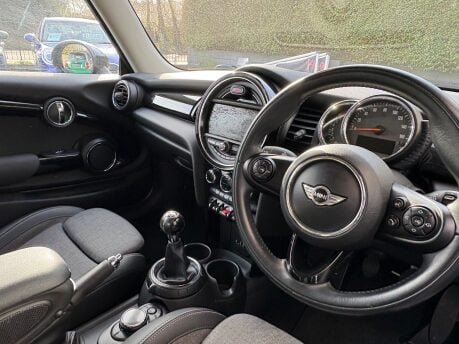 Mini Hatch Cooper 1.5 Chili / Media XL 3 door - PROFESSIONAL SAT NAV + CONNECTED XL 3