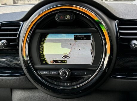 Mini Clubman Cooper 1.5 Chili / Media 6 door - SAT NAV + HEAD UP DISPLAY + PARK ASSIST 13