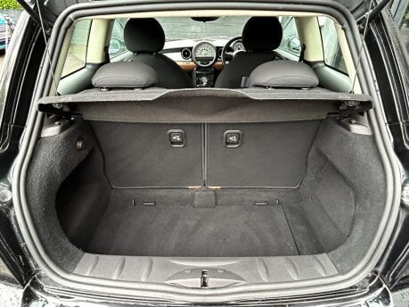 Mini Hatch One 1.6 Automatic Pepper + HALF LEATHER + CLIMATE 8